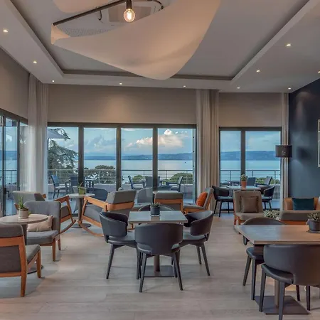 Hilton Les Bains 4* Эвиан-ле-Бен