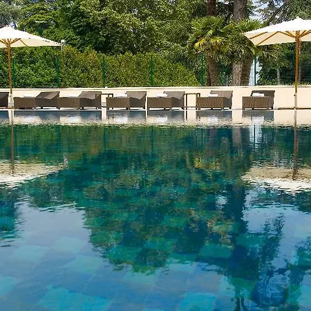 Отель Hilton Les Bains