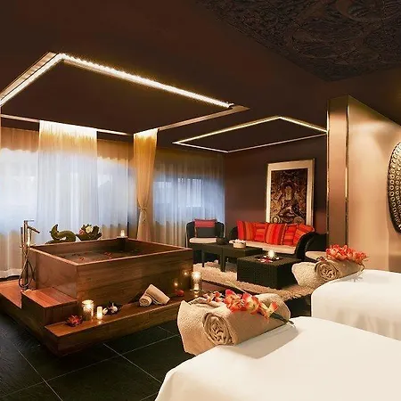 Hotel Hilton Les Bains 4*